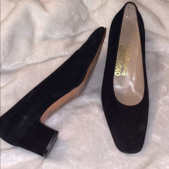 Ferragamo - Picture 1 of 6